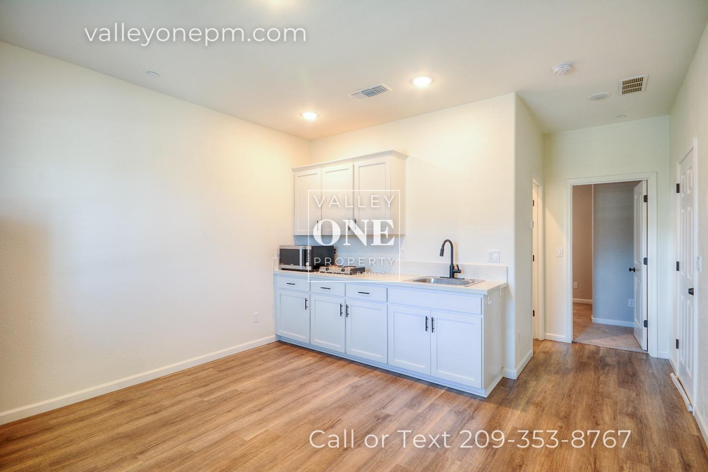 583 Melford Drive 1/2