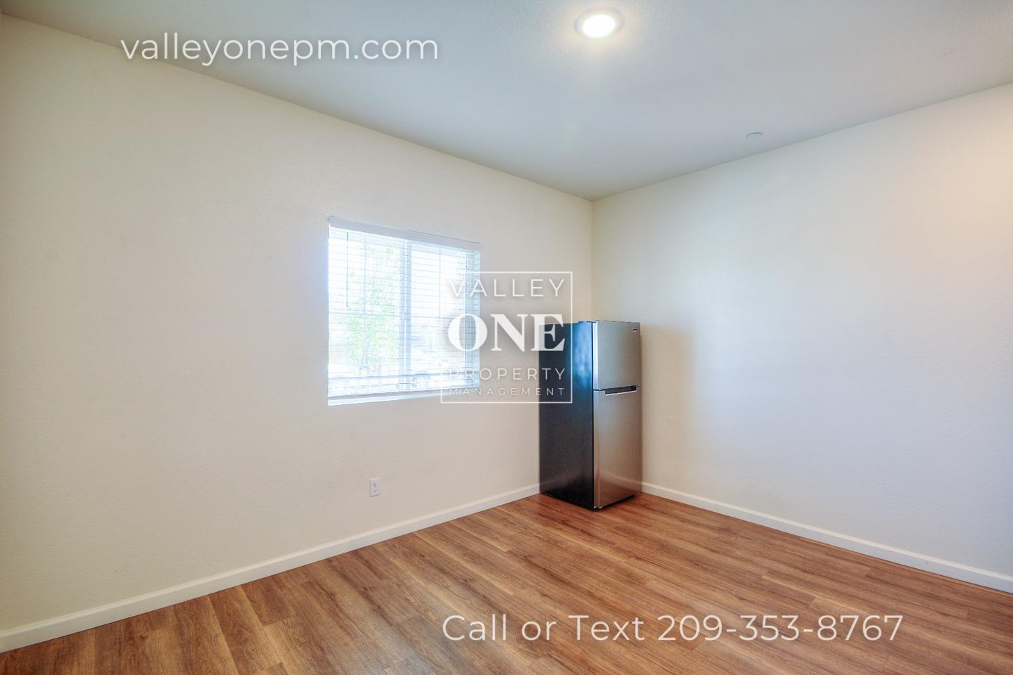 583 Melford Drive 1/2