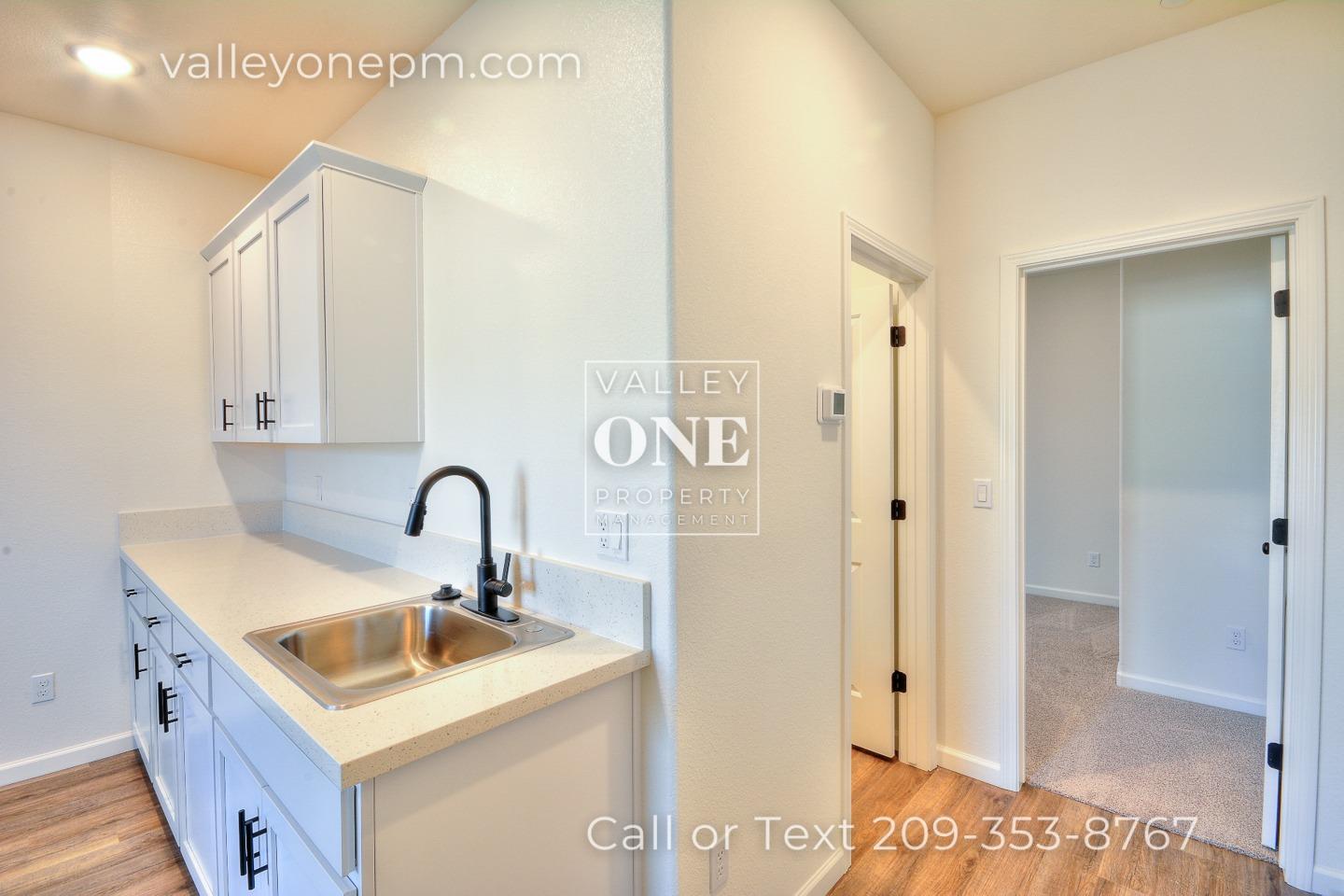 583 Melford Drive 1/2