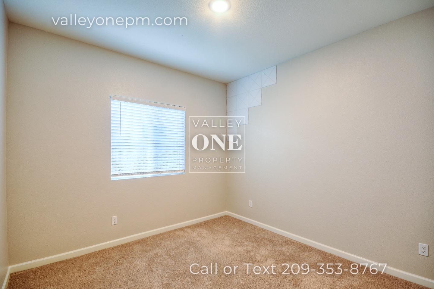 583 Melford Drive 1/2