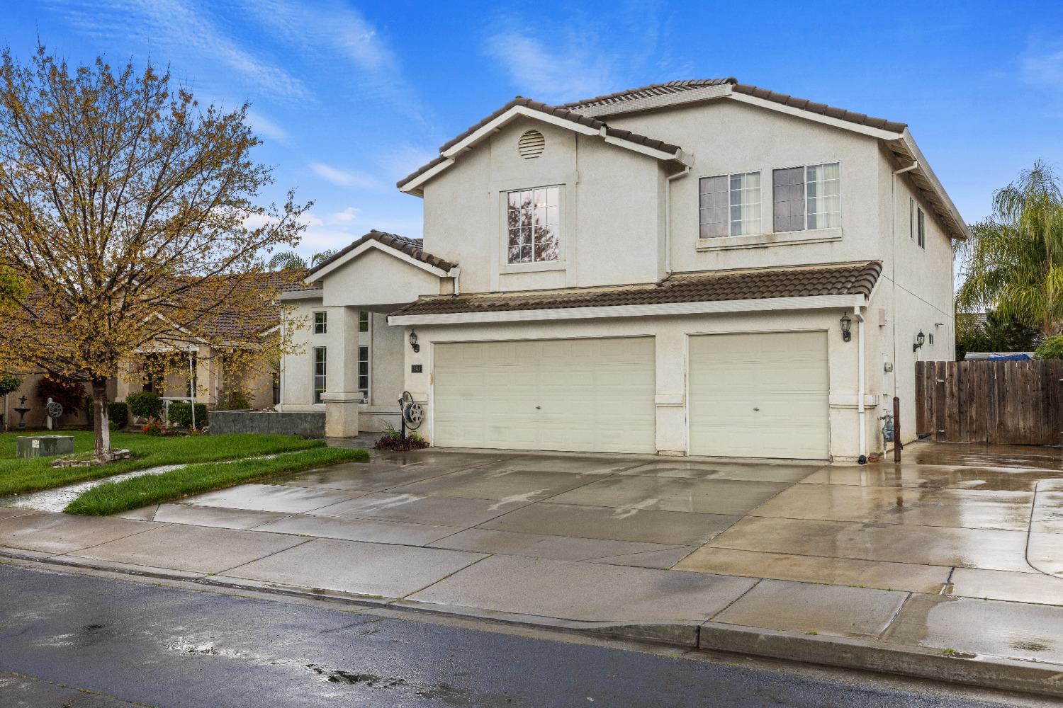 5421 Maximillian Drive