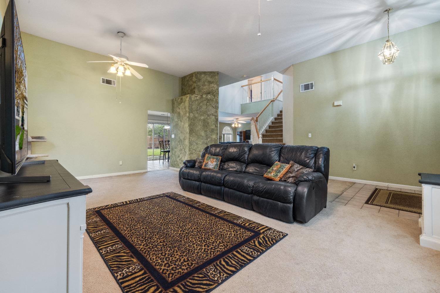 5421 Maximillian Drive