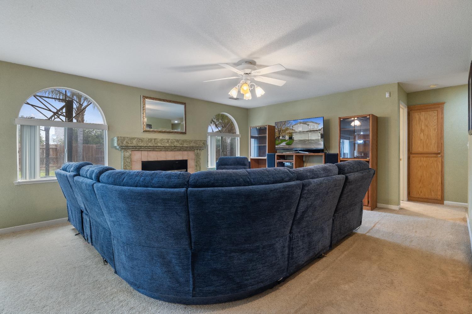 5421 Maximillian Drive