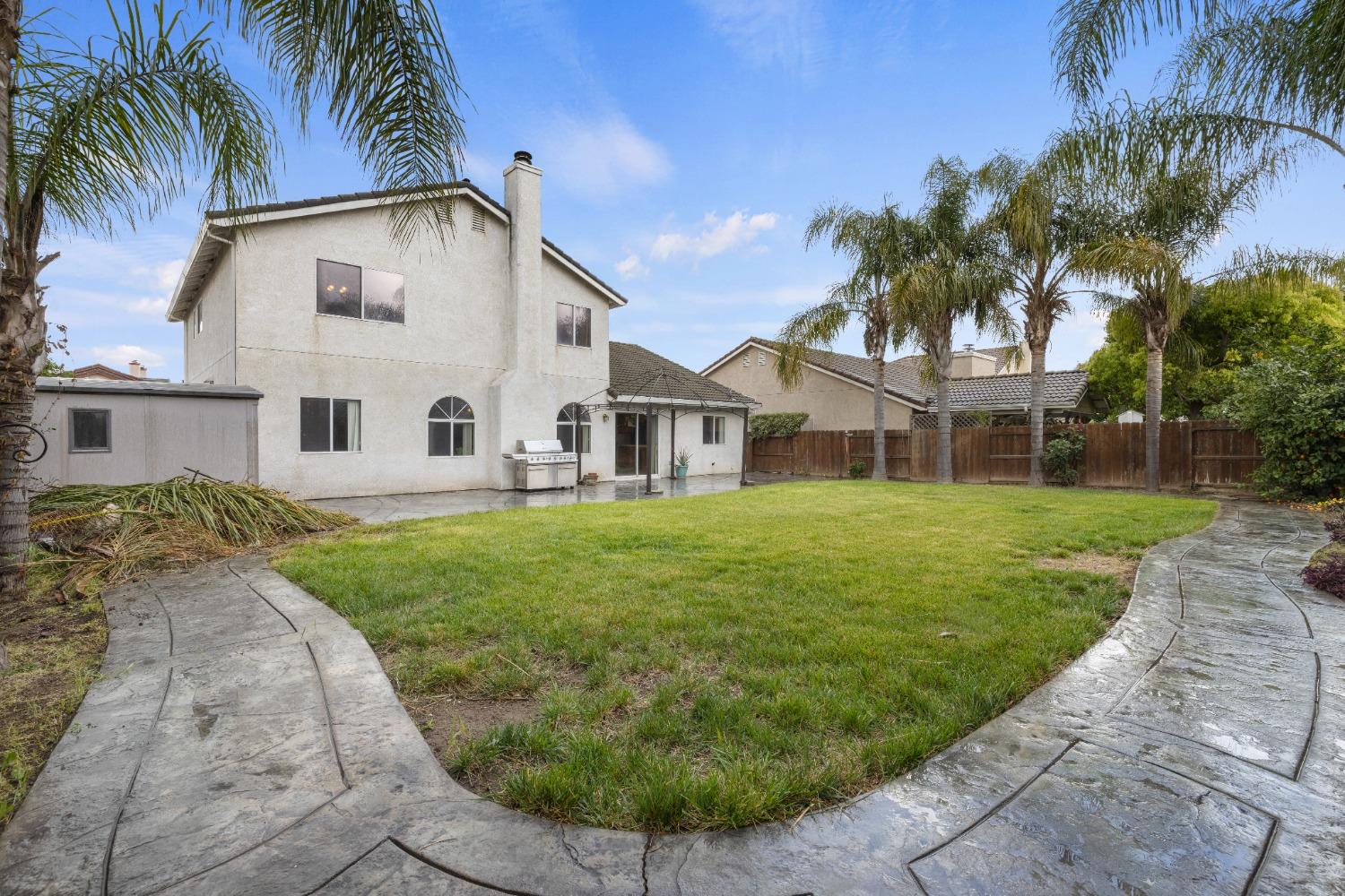 5421 Maximillian Drive