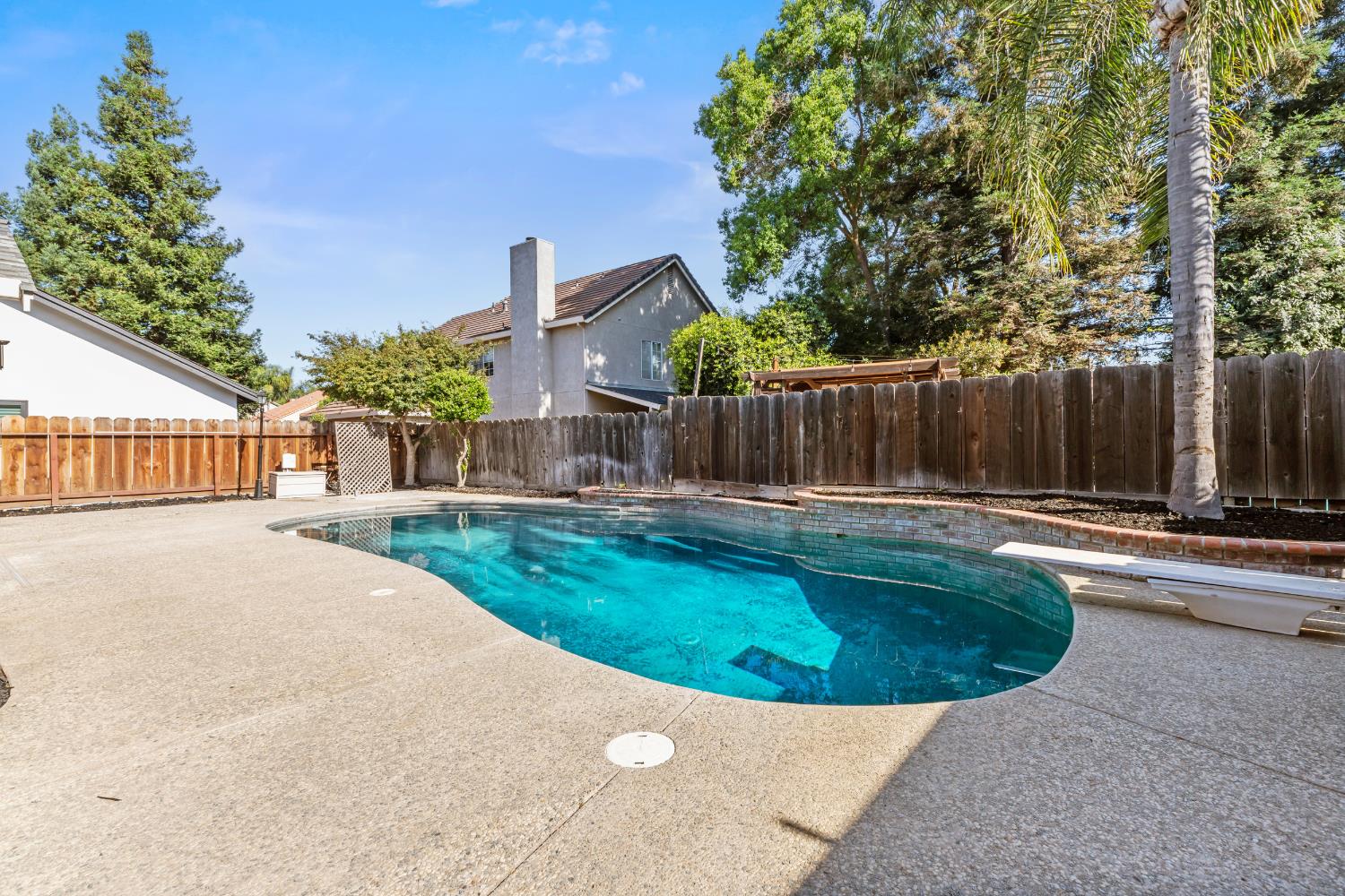 875 Cedar Ridge Drive