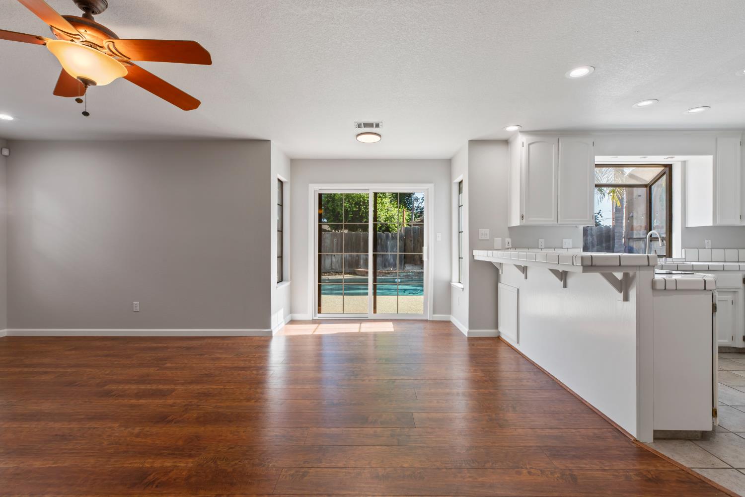 875 Cedar Ridge Drive