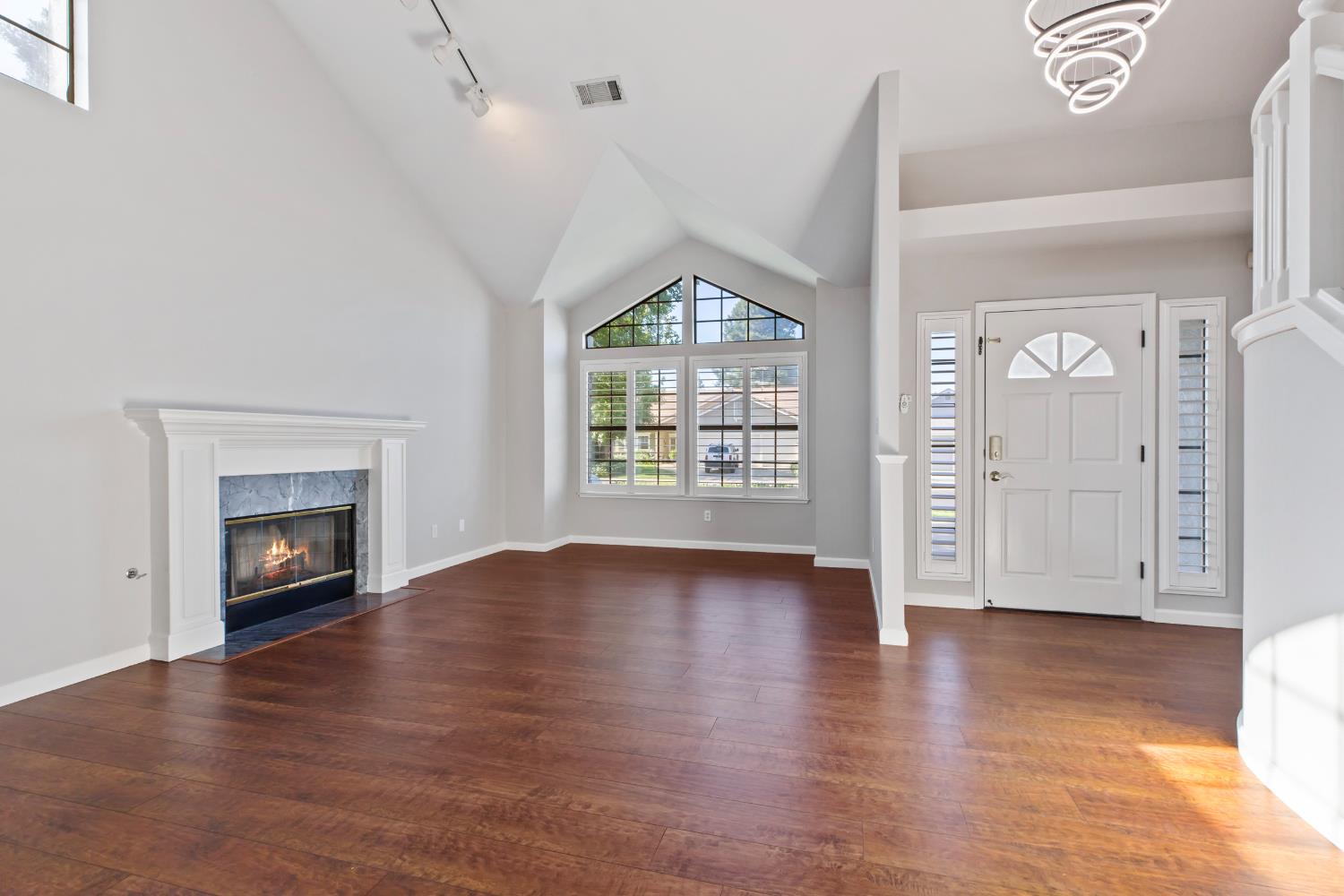 875 Cedar Ridge Drive