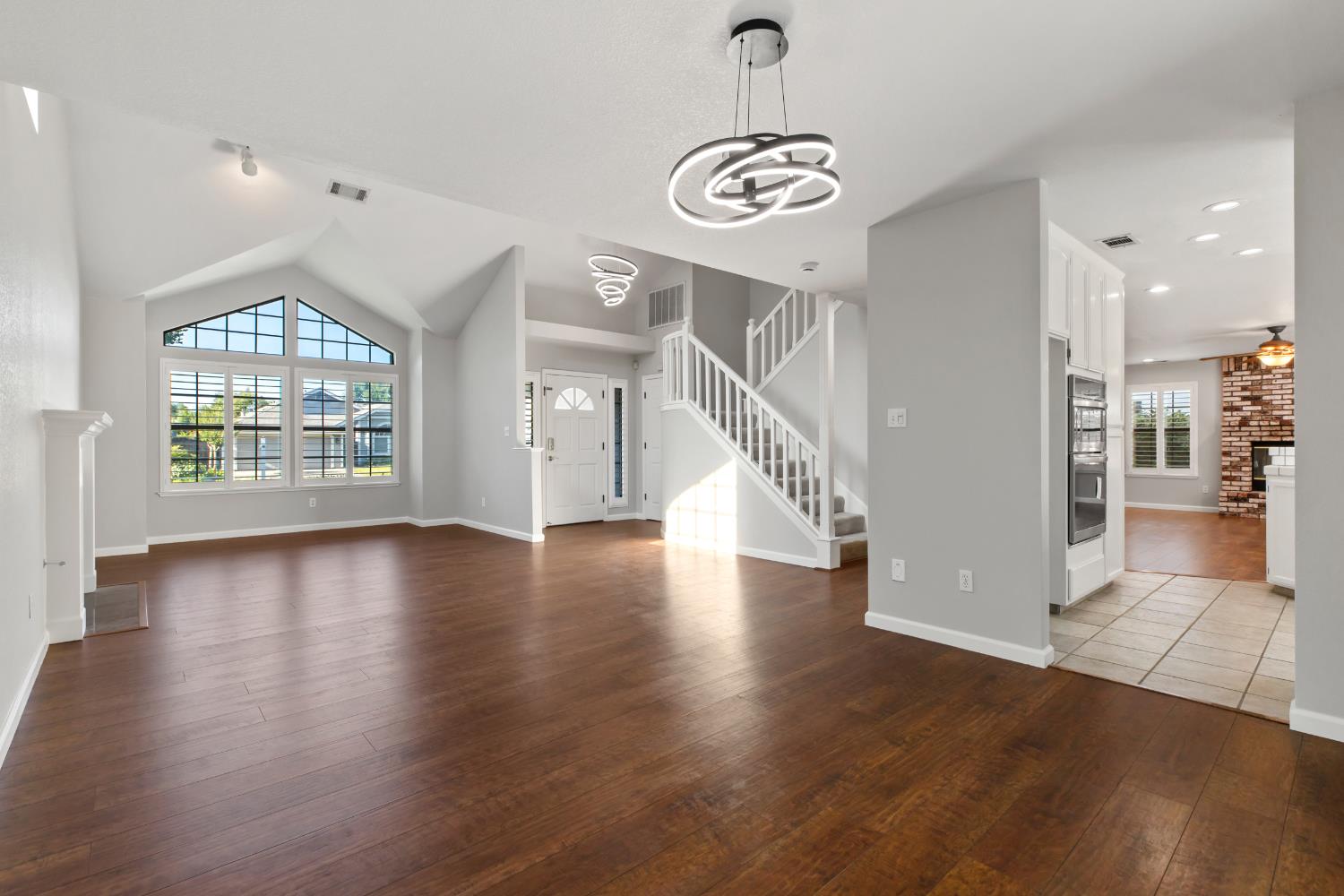 875 Cedar Ridge Drive