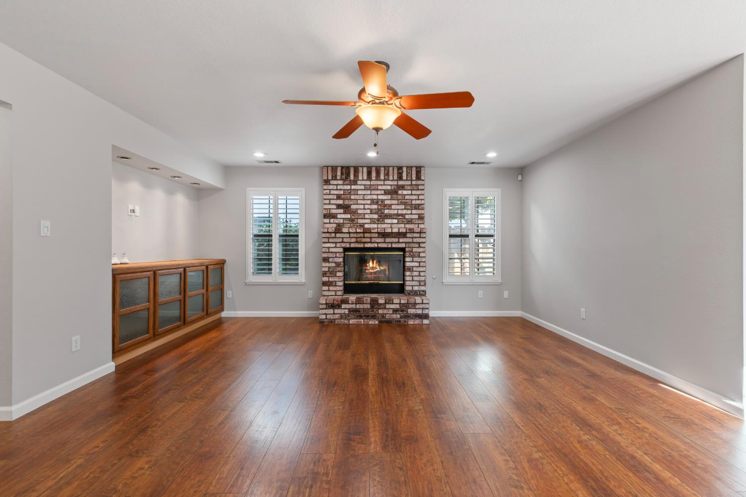 875 Cedar Ridge Drive