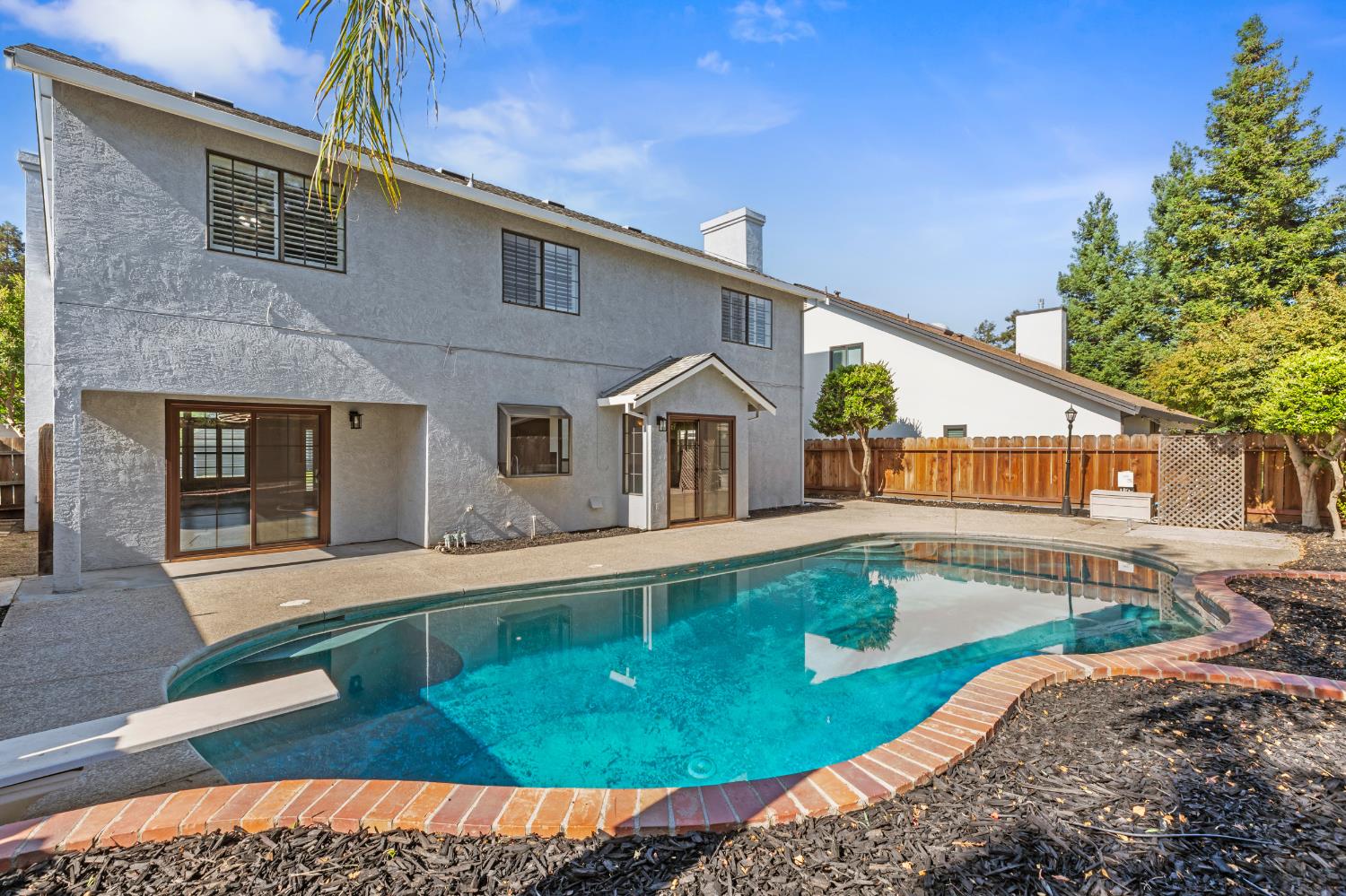 875 Cedar Ridge Drive