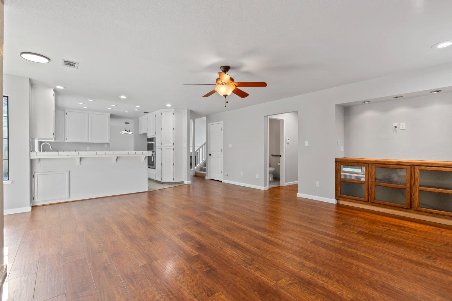 875 Cedar Ridge Drive