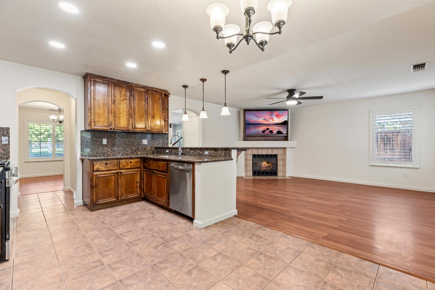 462 W Springer Drive