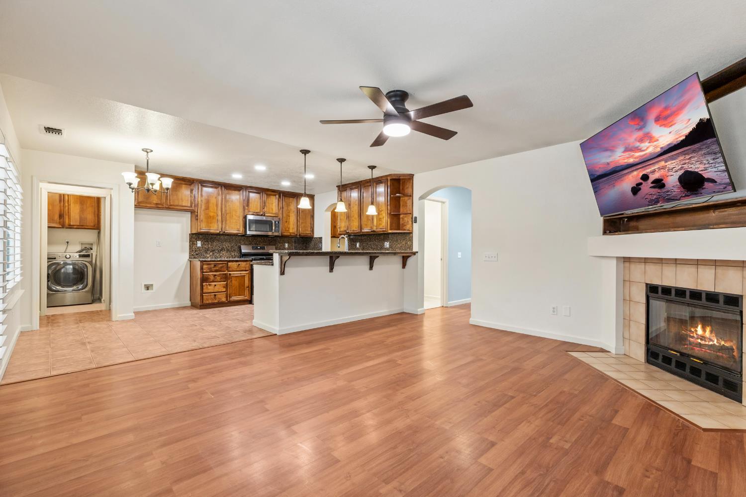 462 W Springer Drive