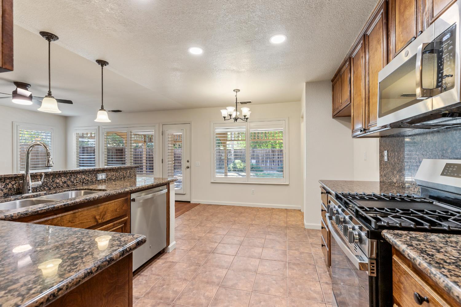 462 W Springer Drive