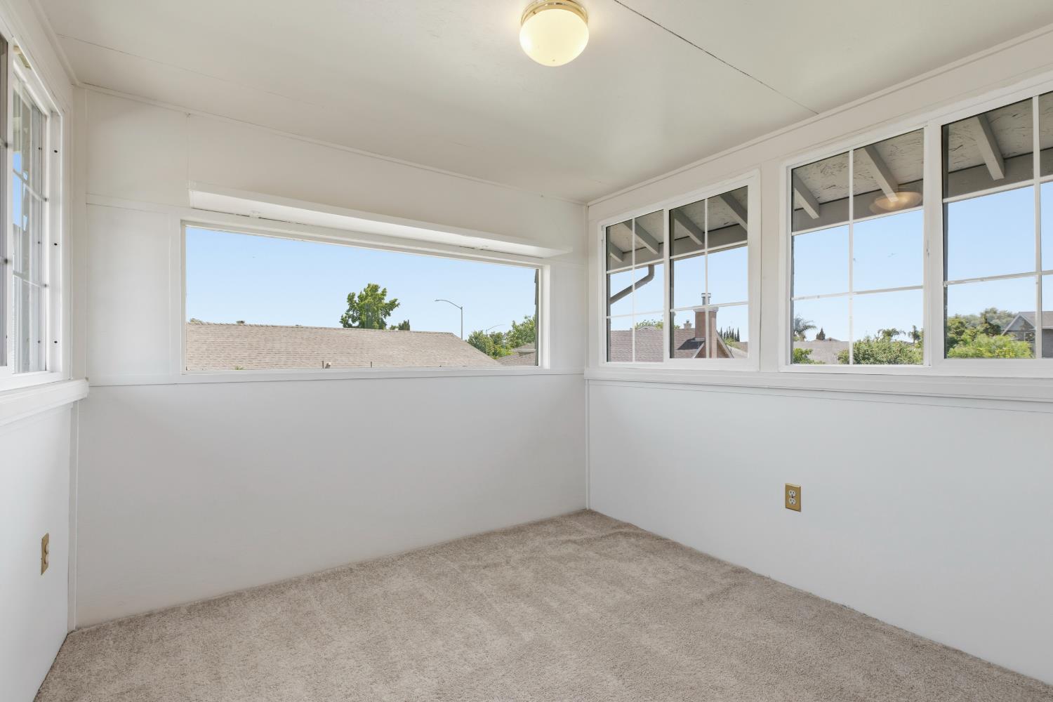2305 Fidelia Court