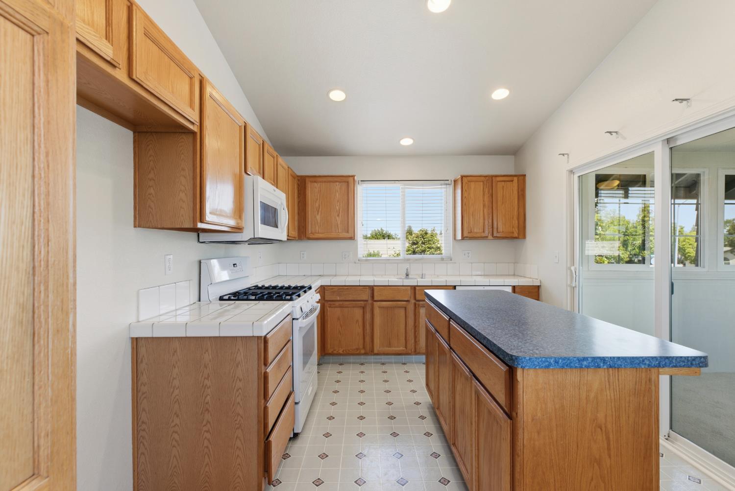 2305 Fidelia Court
