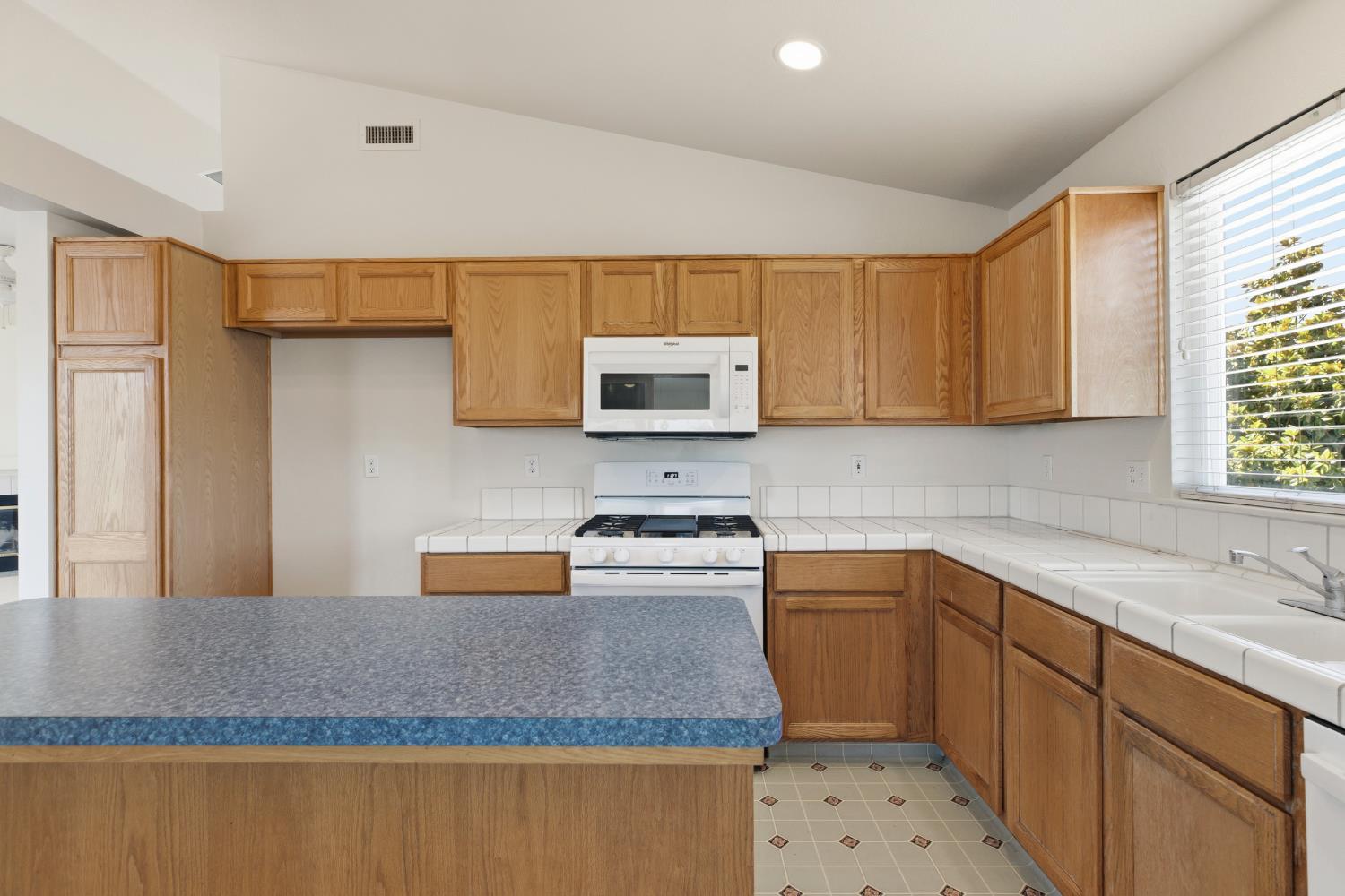 2305 Fidelia Court