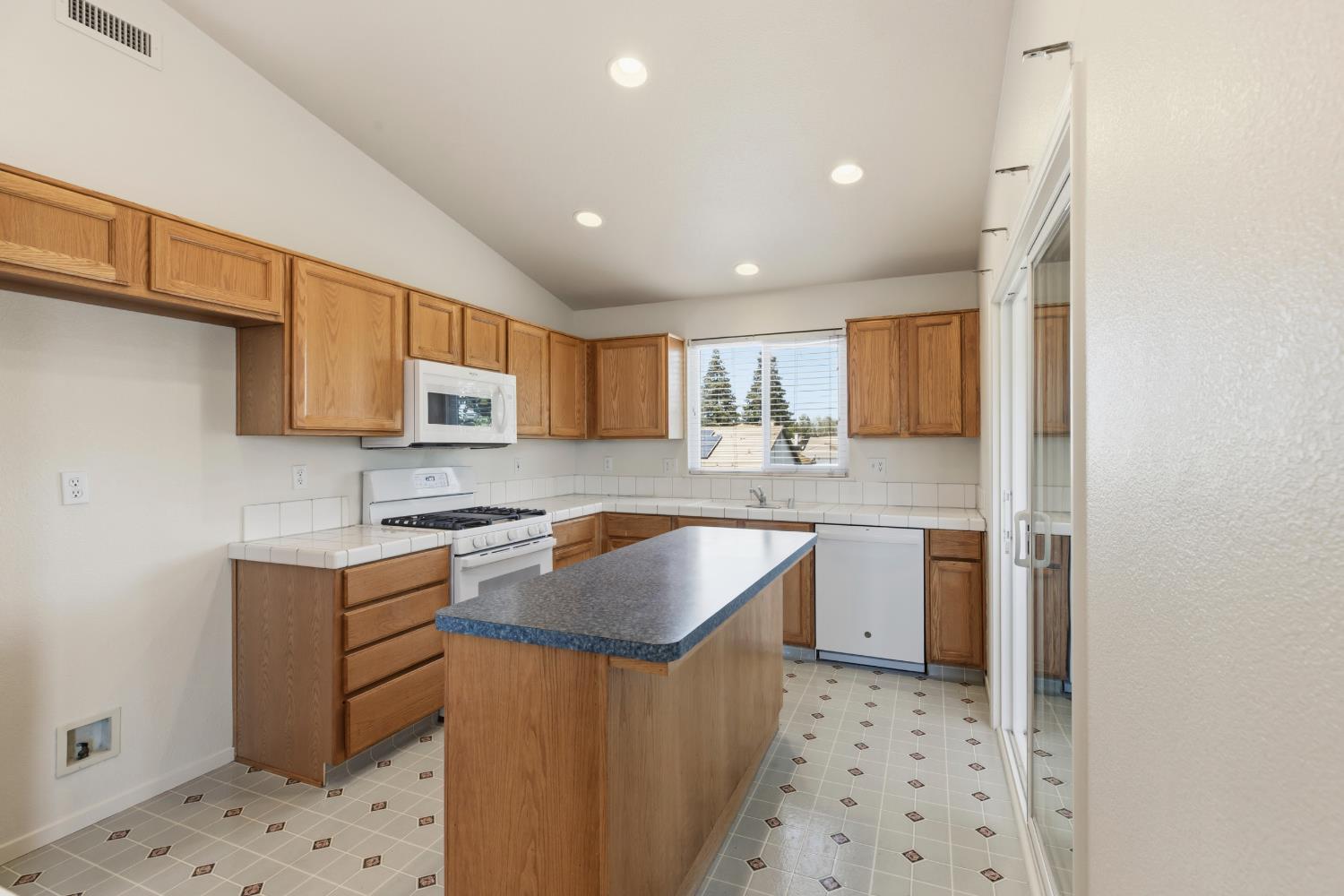 2305 Fidelia Court