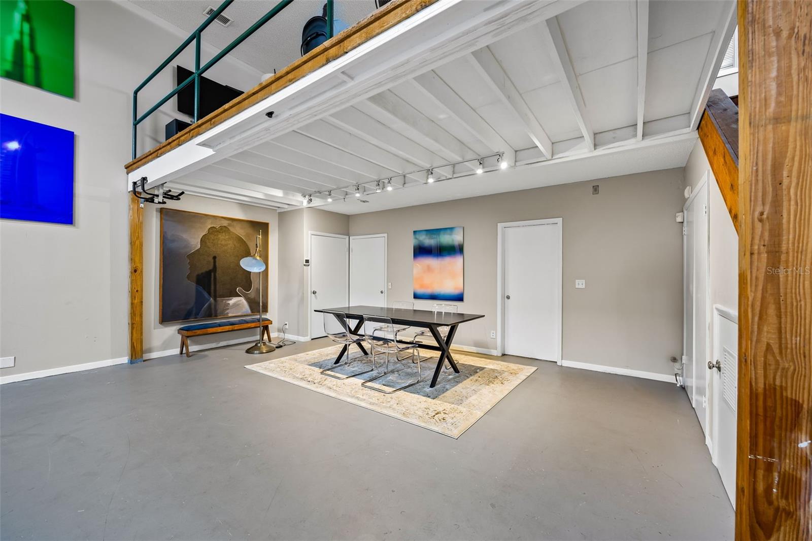 3105 W GRANADA ST