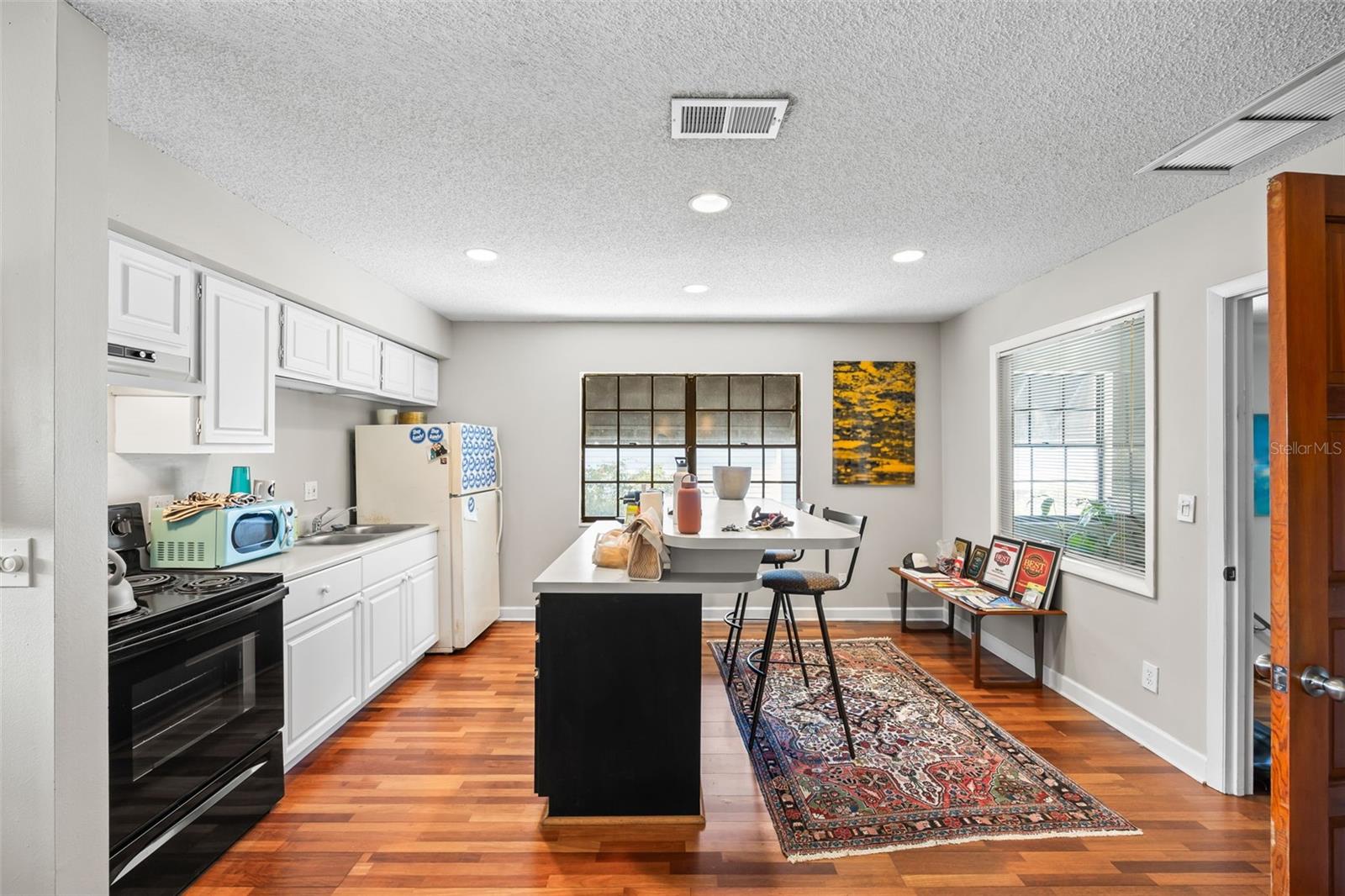 3105 W GRANADA ST