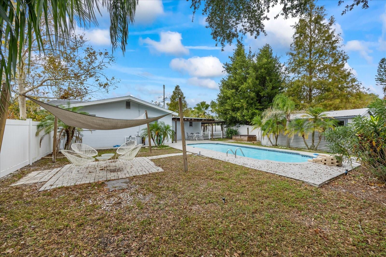 1507 PINE LAKE DR