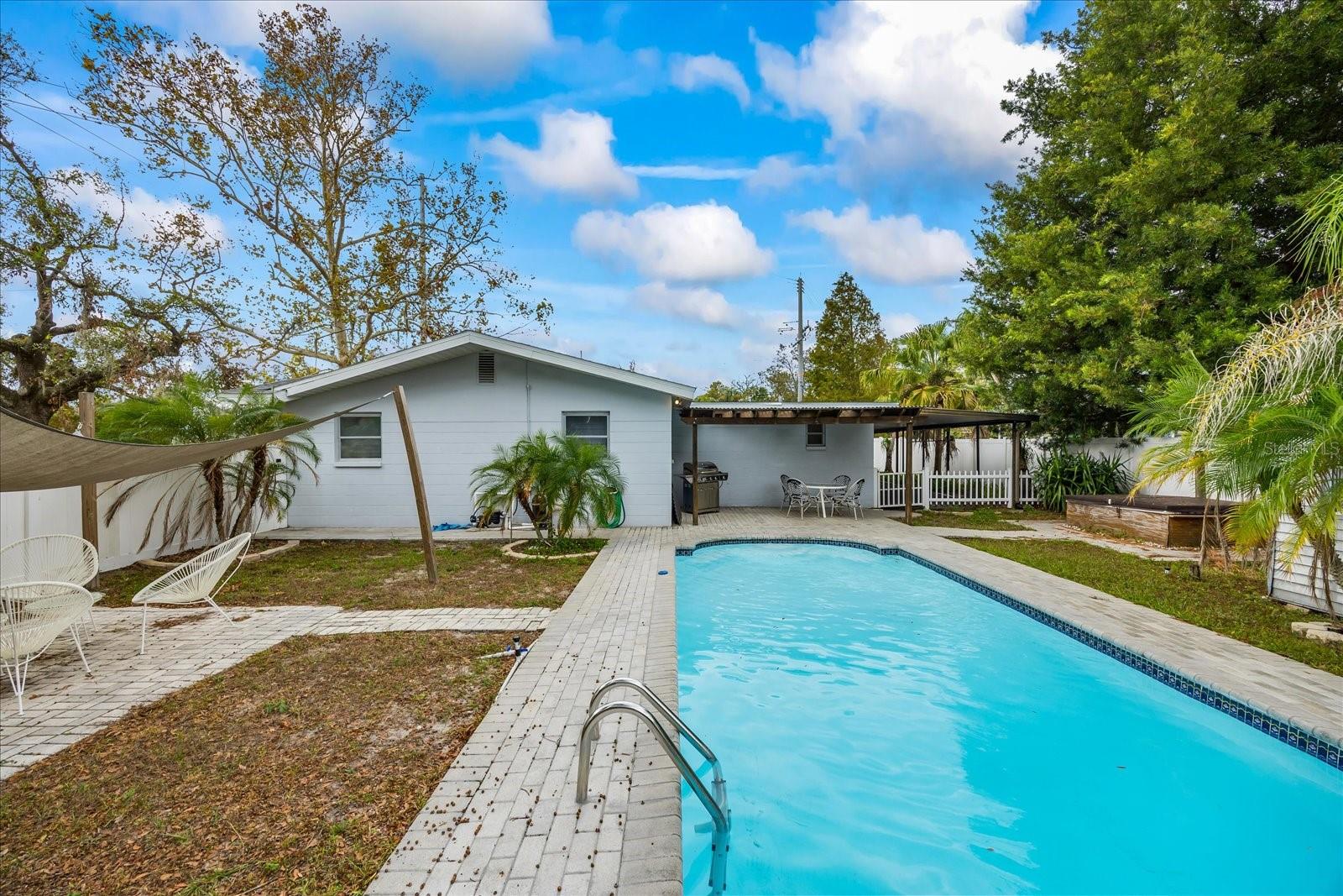 1507 PINE LAKE DR