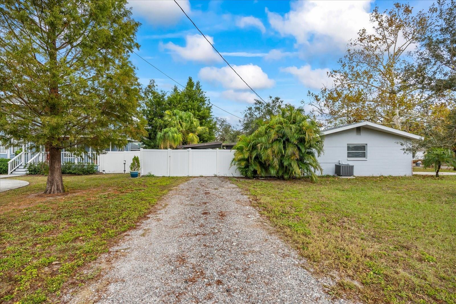 1507 PINE LAKE DR