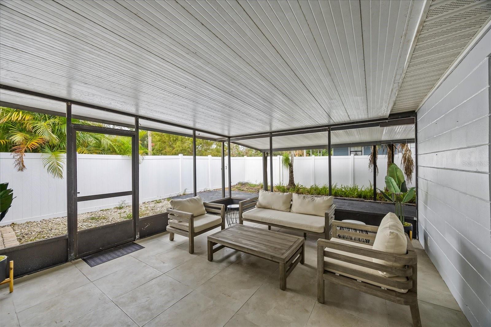 1507 PINE LAKE DR