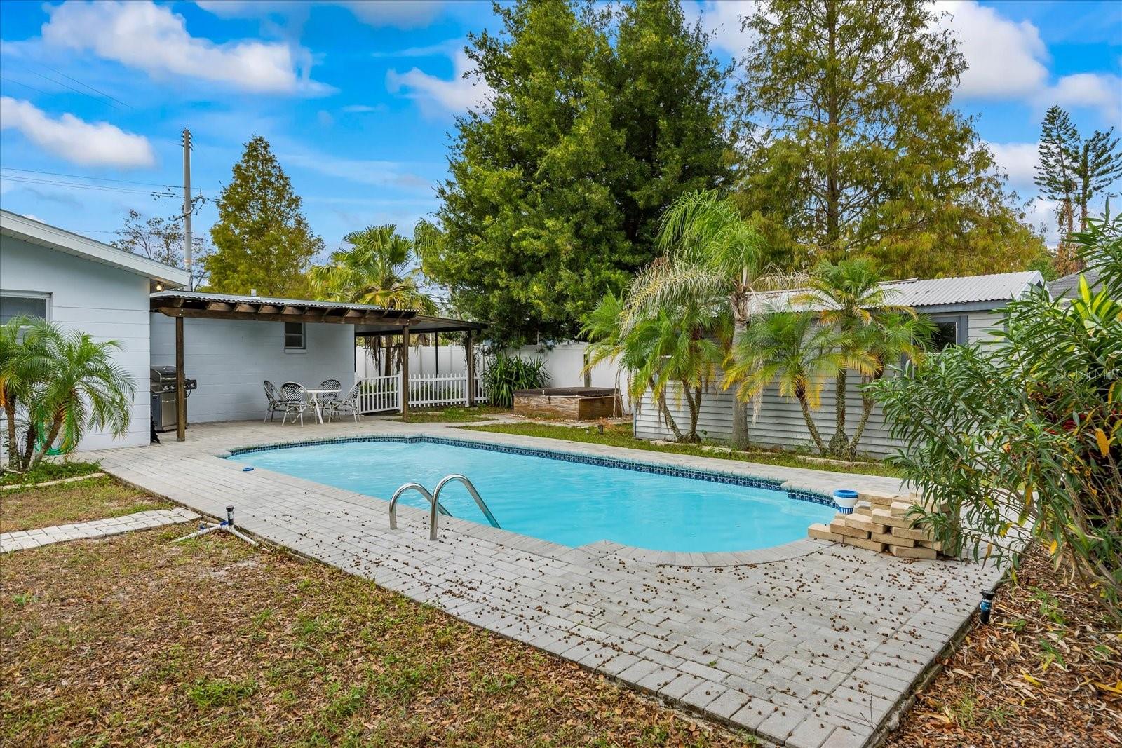 1507 PINE LAKE DR