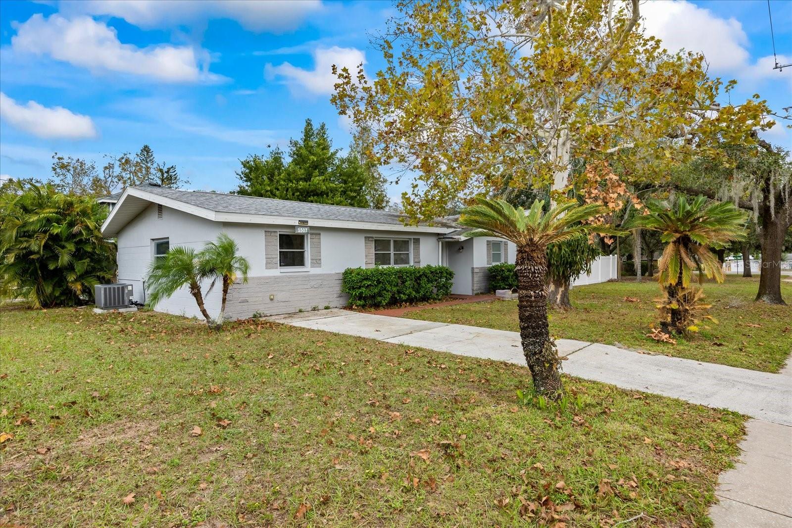 1507 PINE LAKE DR