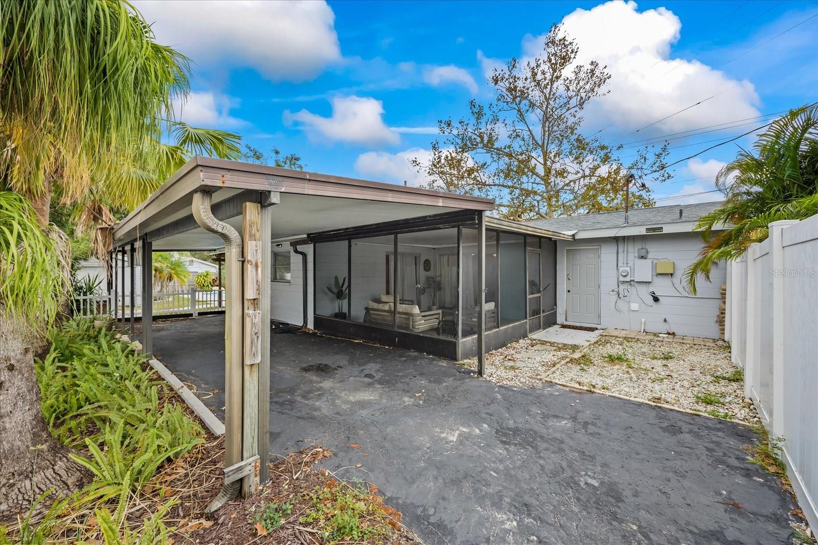 1507 PINE LAKE DR