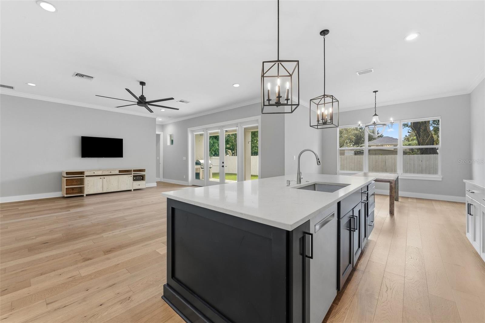 3314 W VILLA ROSA ST