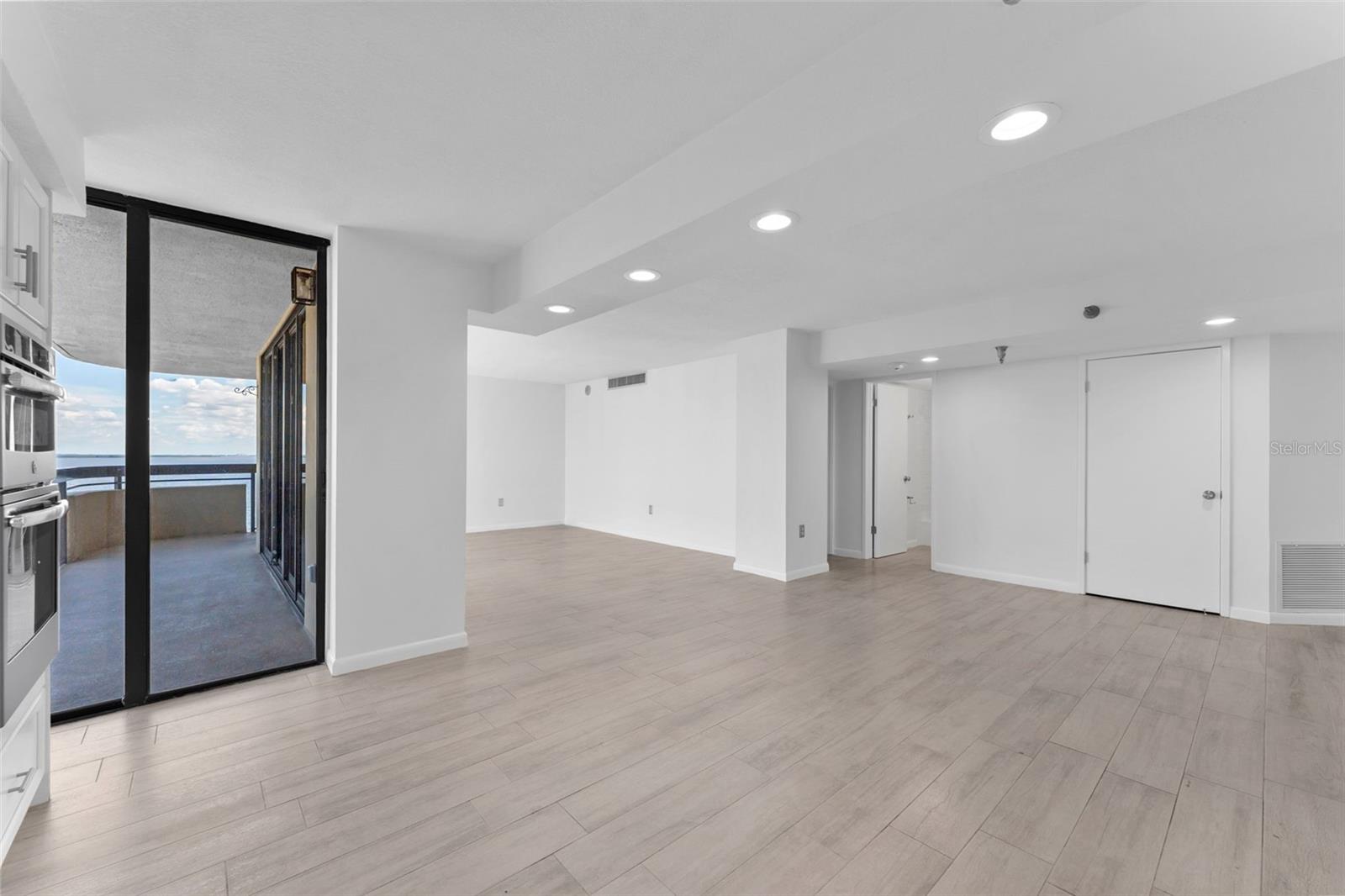 2413 BAYSHORE BLVD #1401