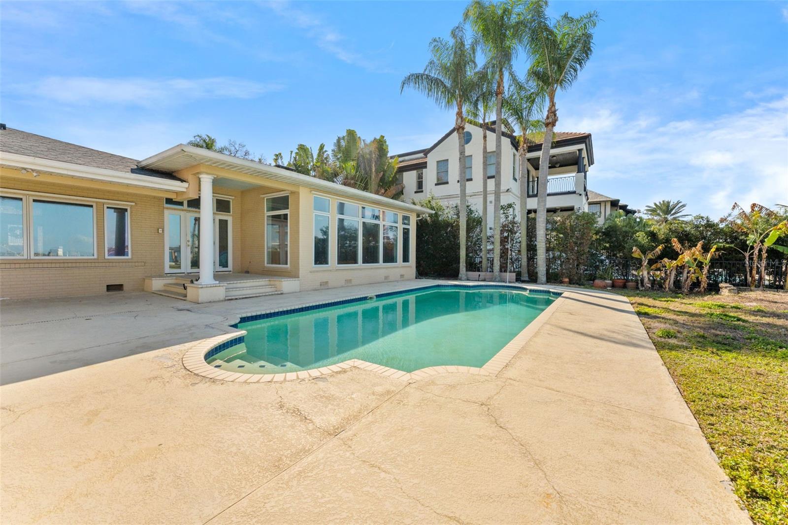 62 ADALIA AVE