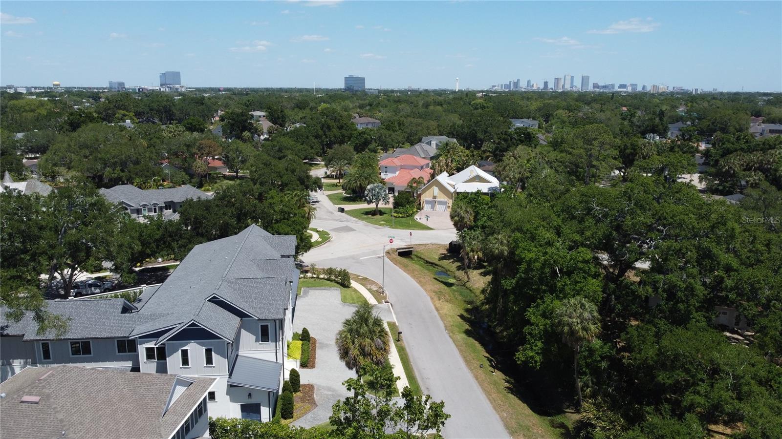 4402 W BEACH PARK DR