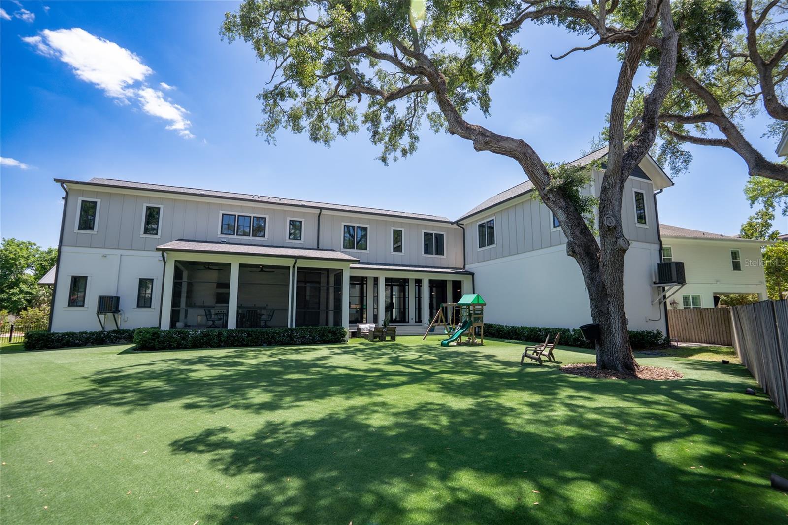 4402 W BEACH PARK DR