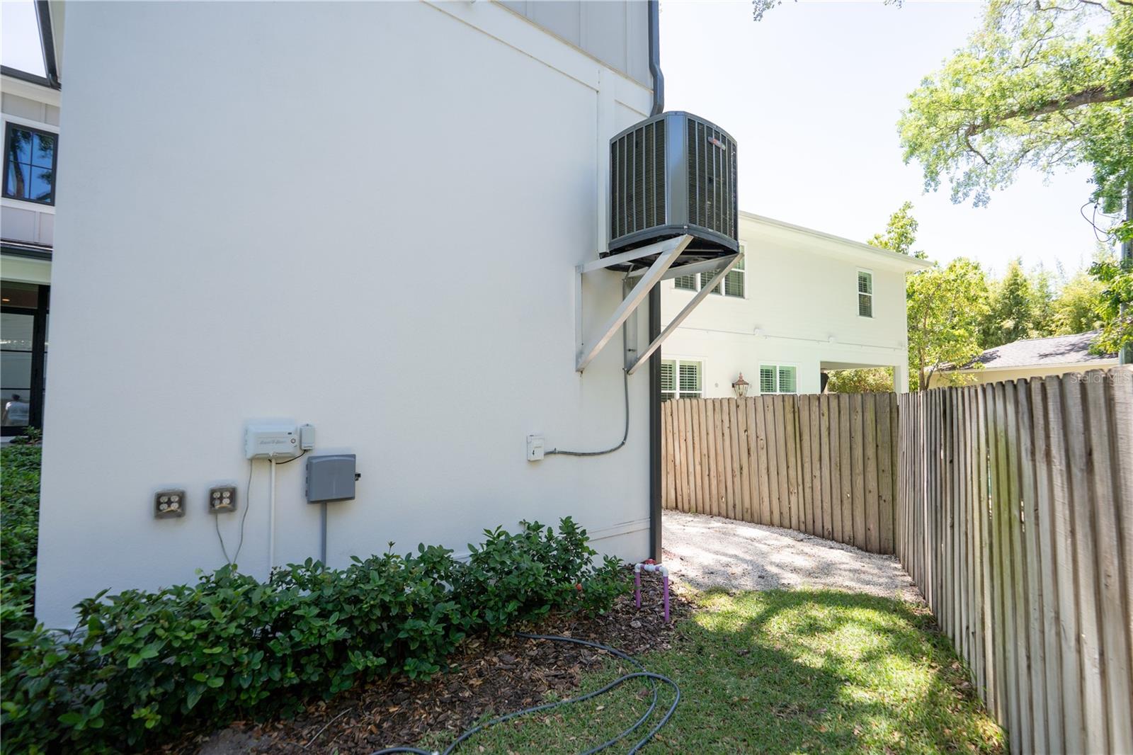 4402 W BEACH PARK DR