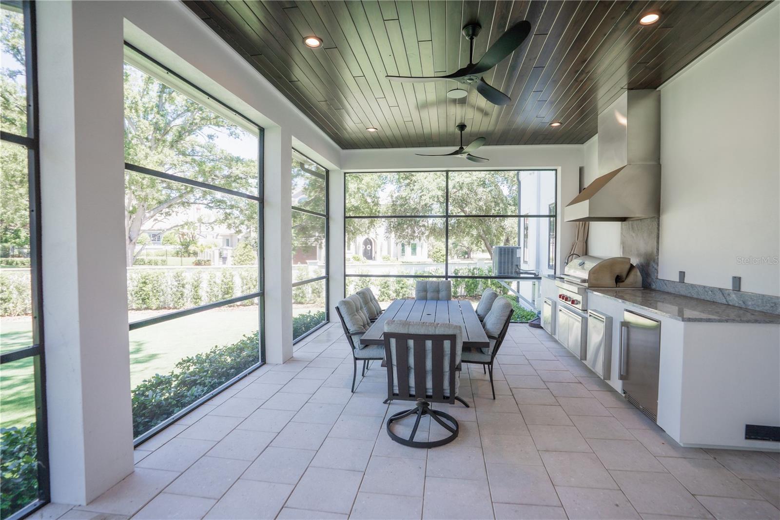 4402 W BEACH PARK DR