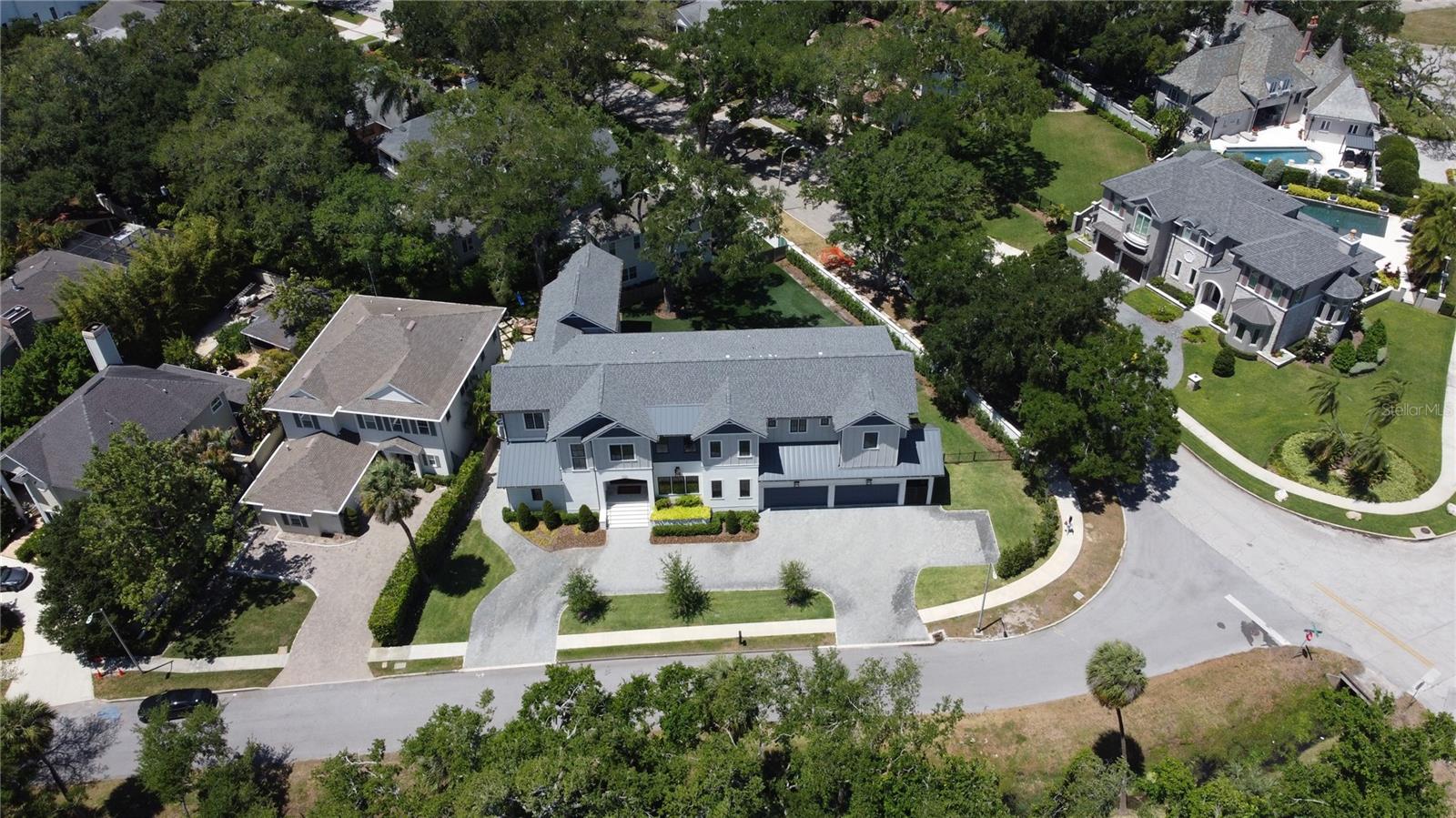 4402 W BEACH PARK DR