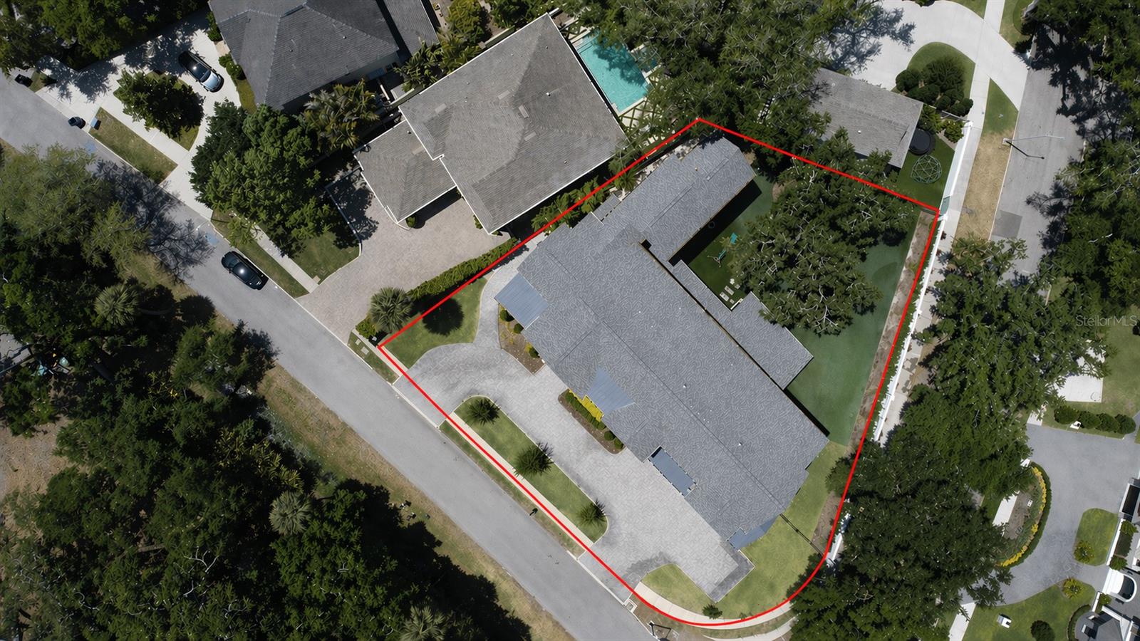 4402 W BEACH PARK DR