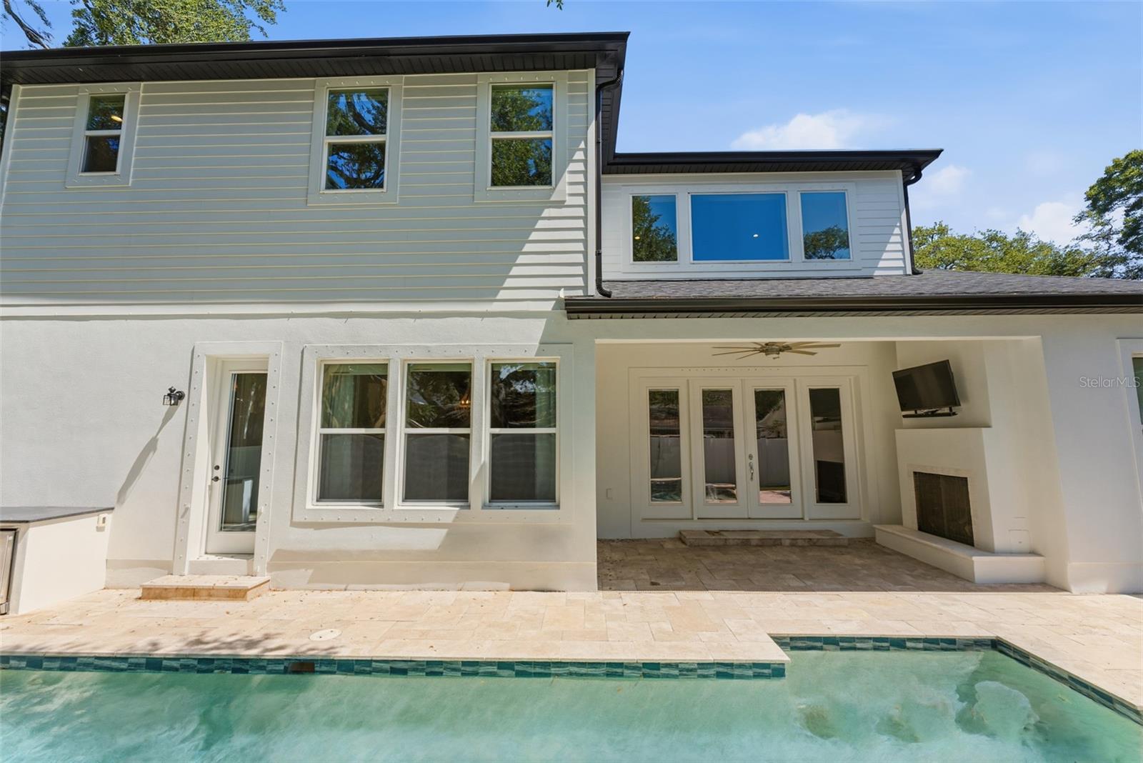 4312 W OBISPO ST
