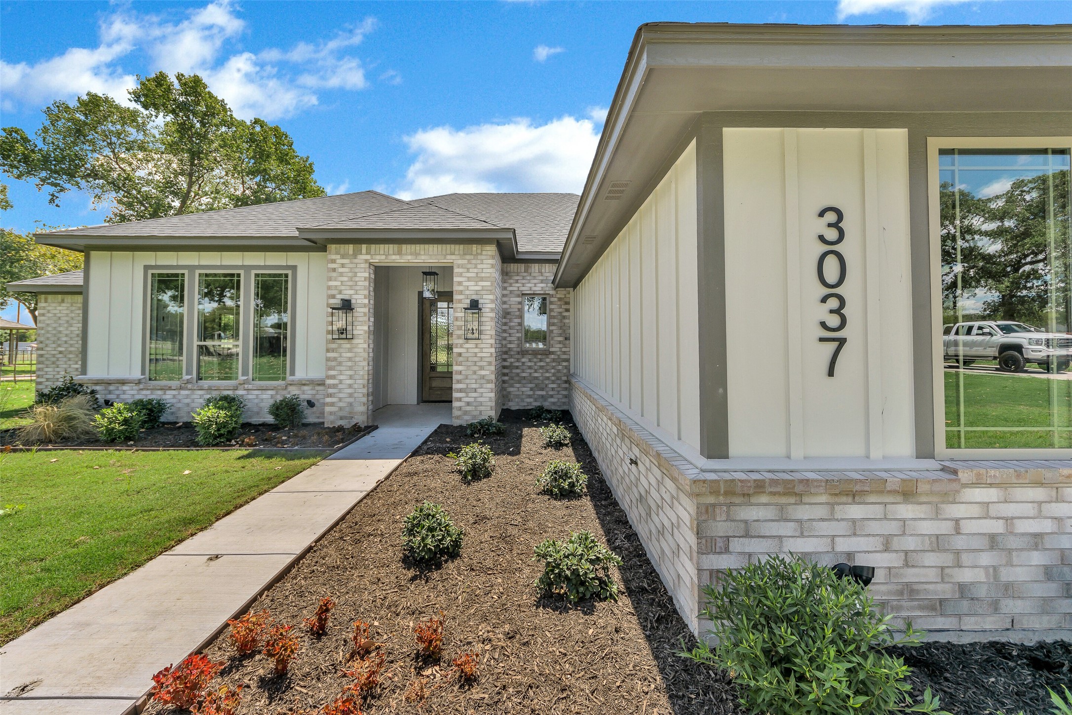 3037 Sunrise Trail