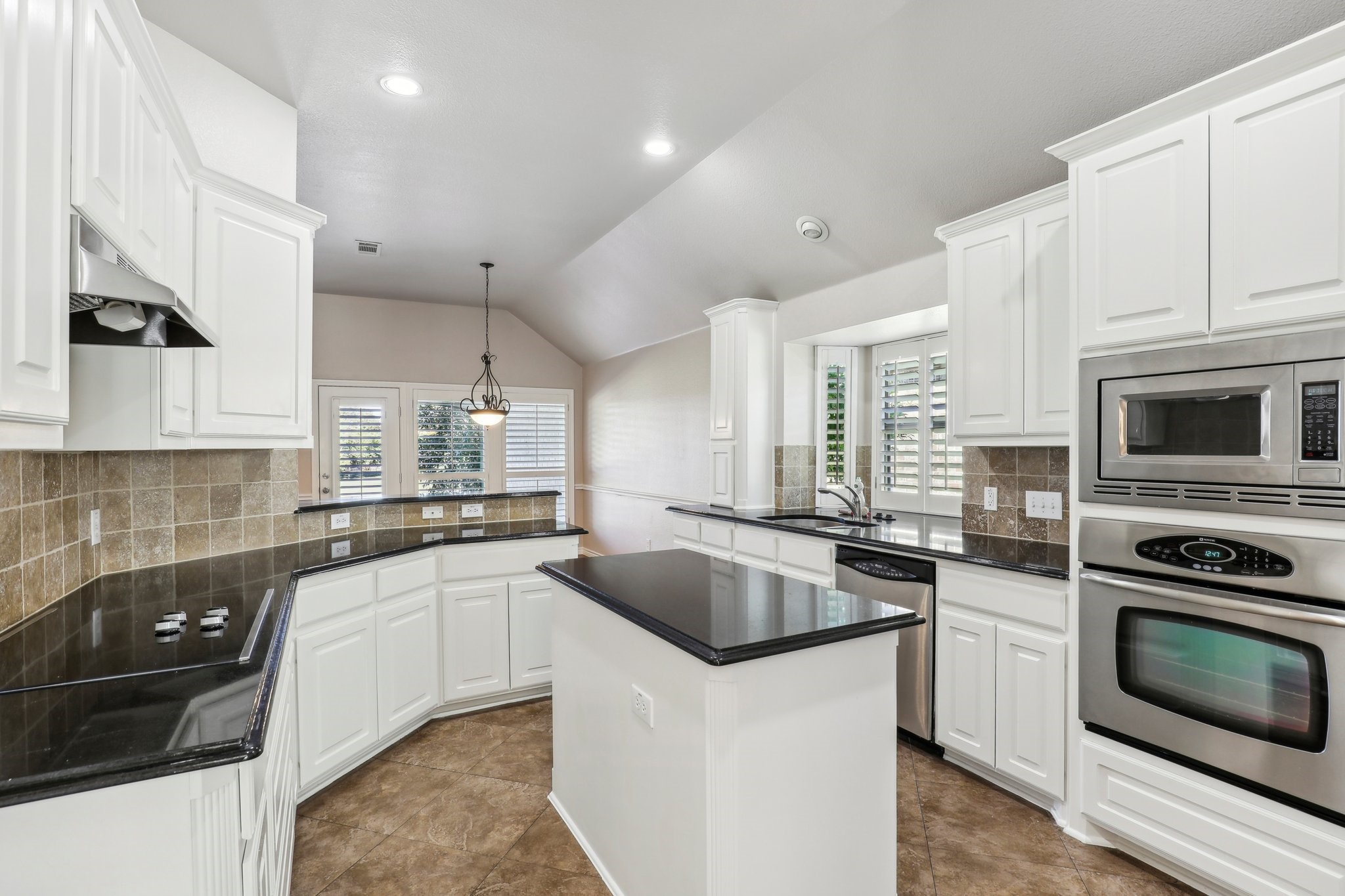 12141 Indian Creek Drive