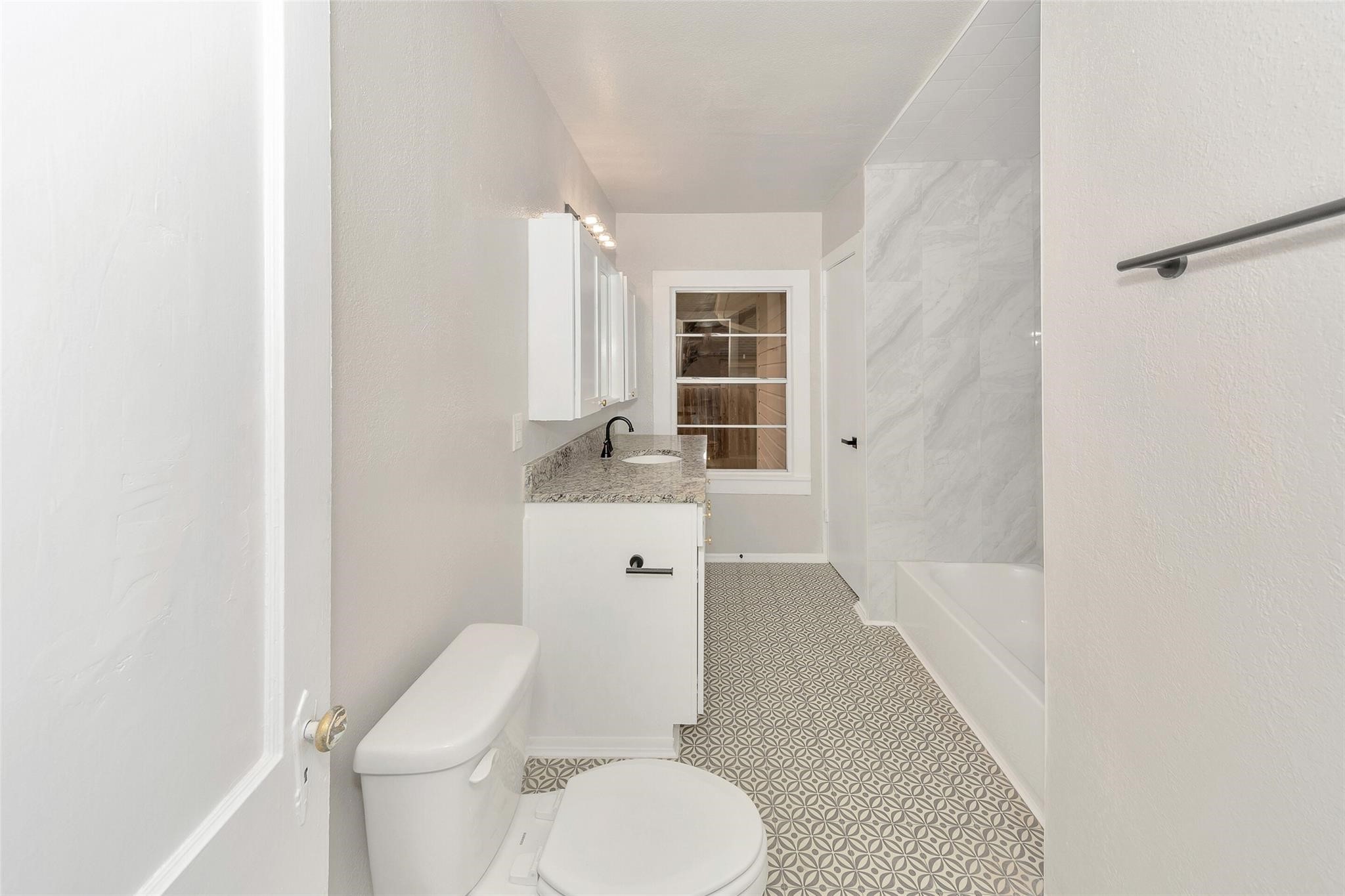 427 W Ball Street