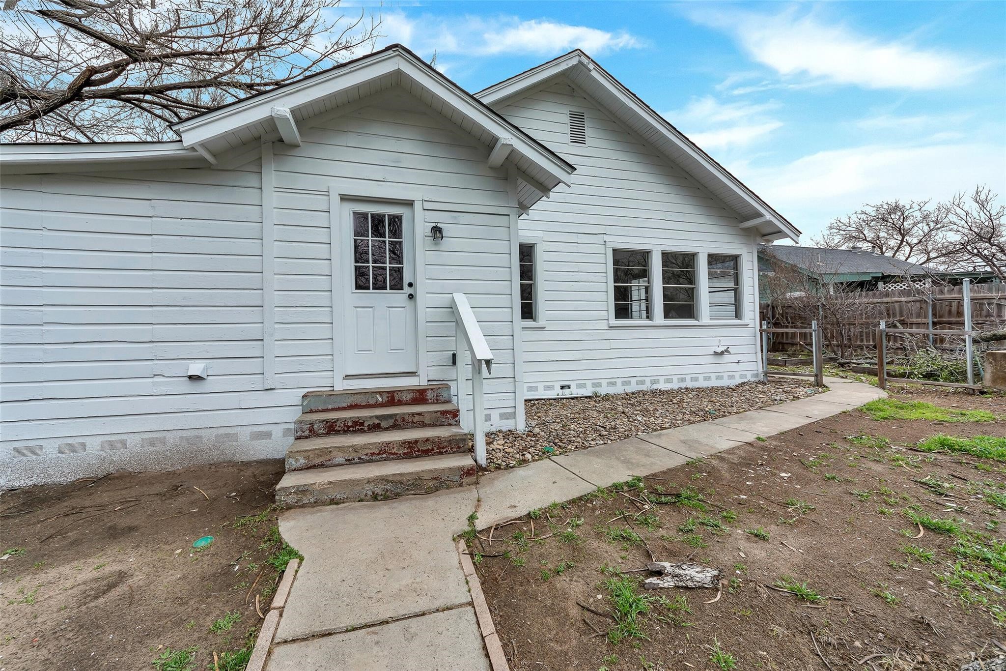 427 W Ball Street