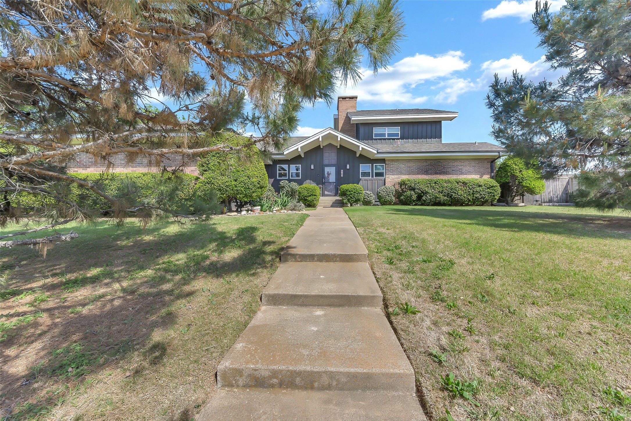 103 Robin Avenue
