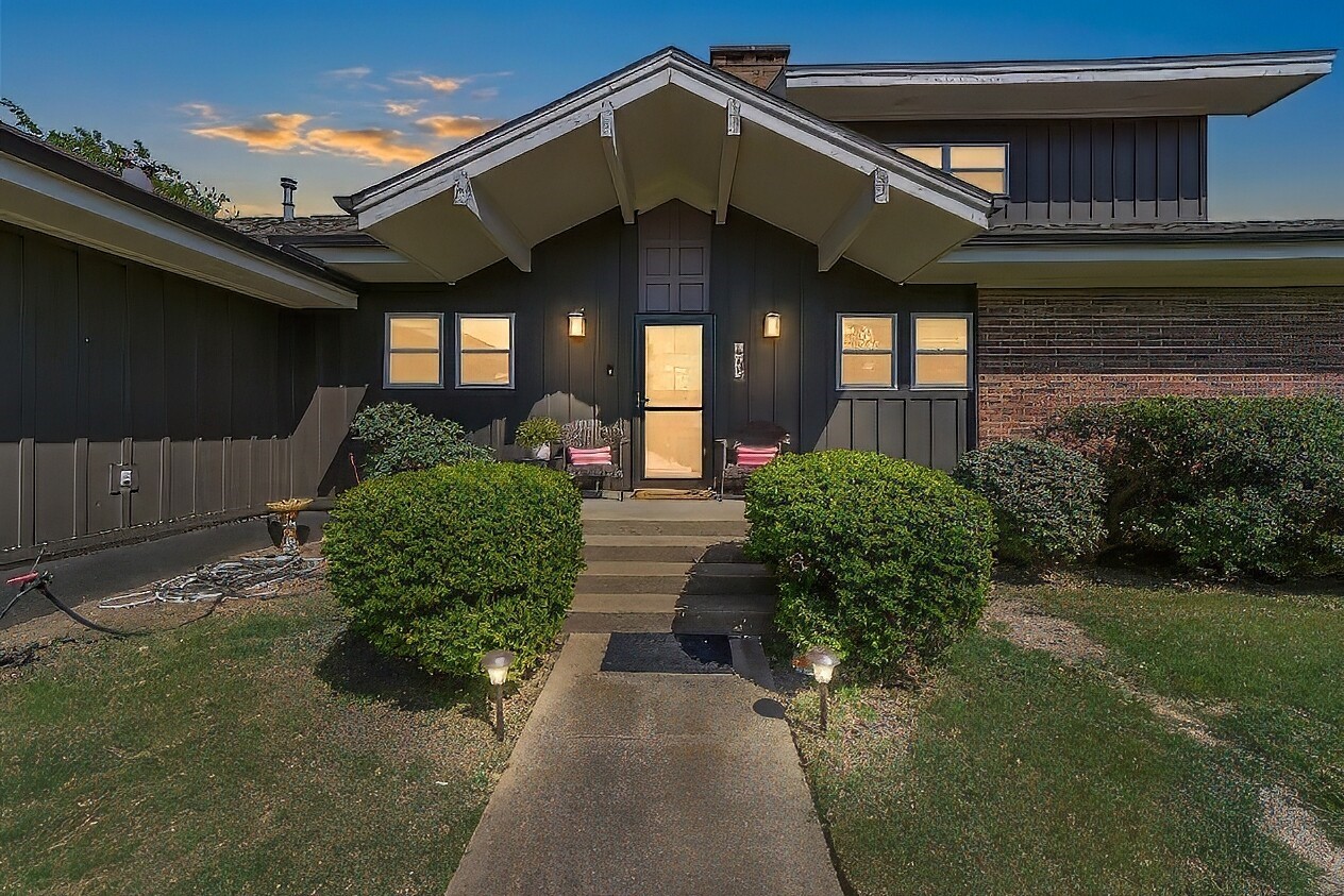 103 Robin Avenue