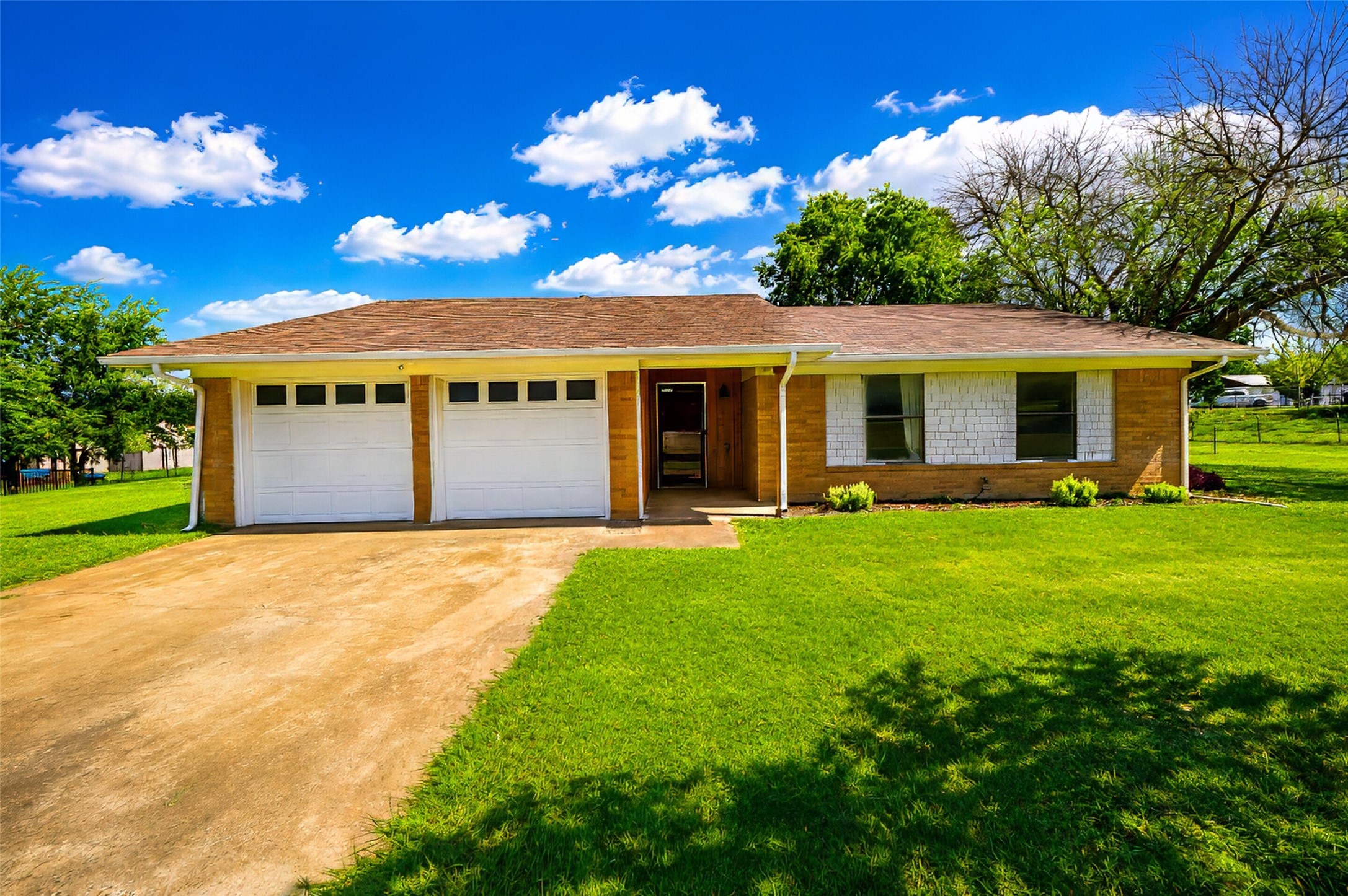 2102 Hill Top Circle