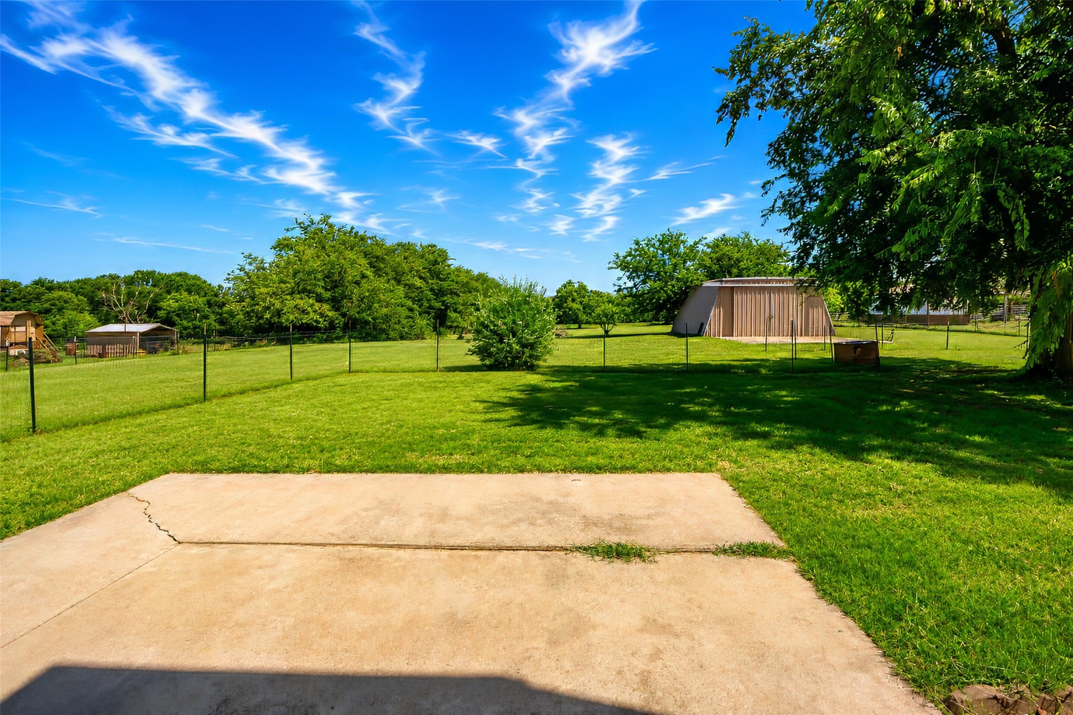 2102 Hill Top Circle