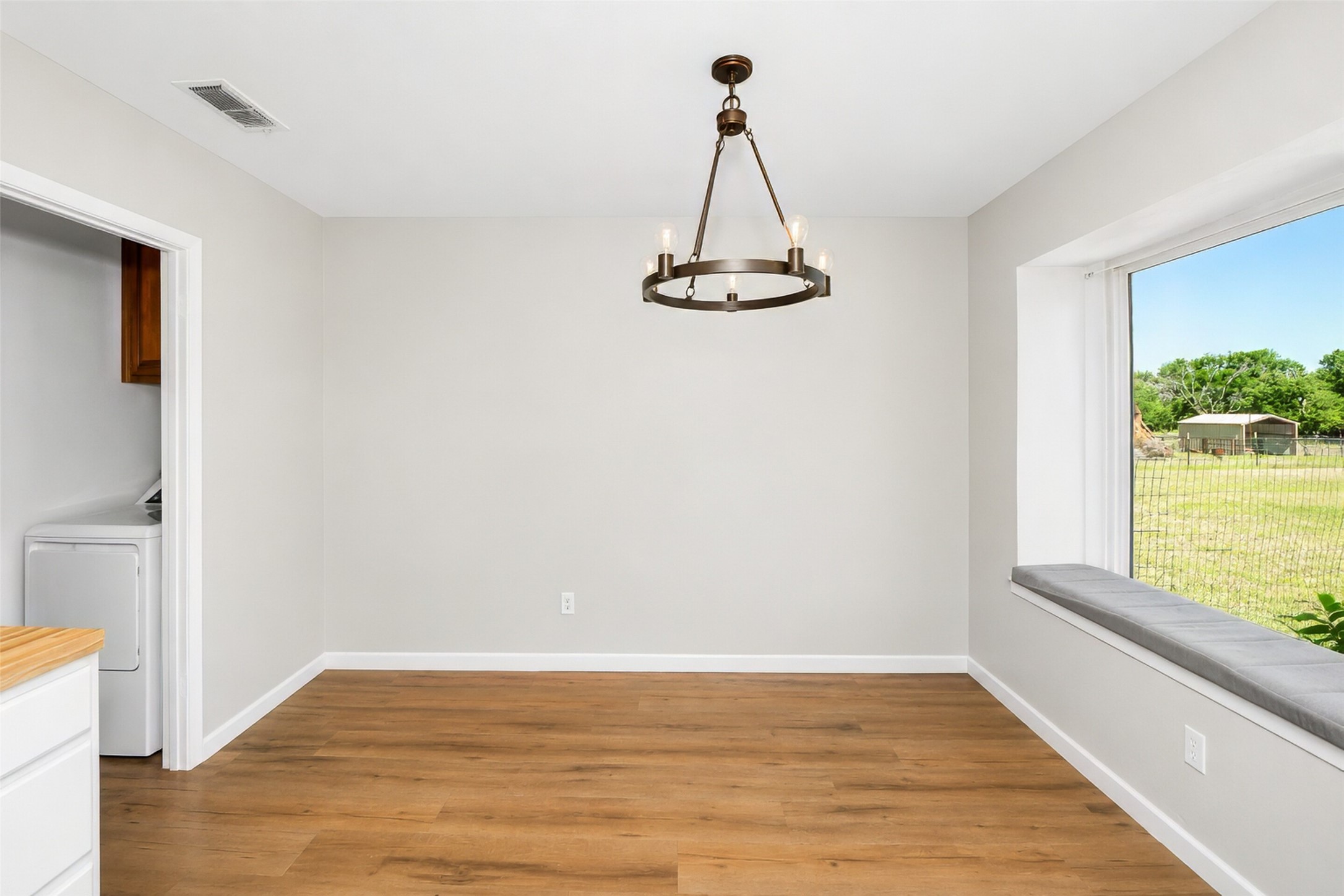2102 Hill Top Circle